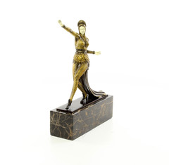 Producten getagd met bronze caucasian dancer figurine