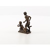 Bronzen sculptuur van satyr met naakte dame