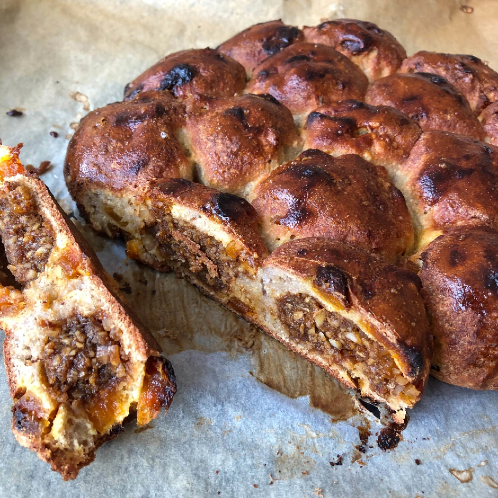 Breekbrood Amandelspijs Aangesneden Paleo Glutenvrij