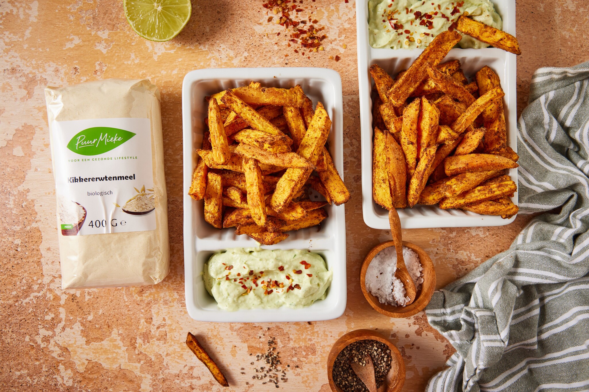 Zoete aardappelfrietjes met avocado aioli