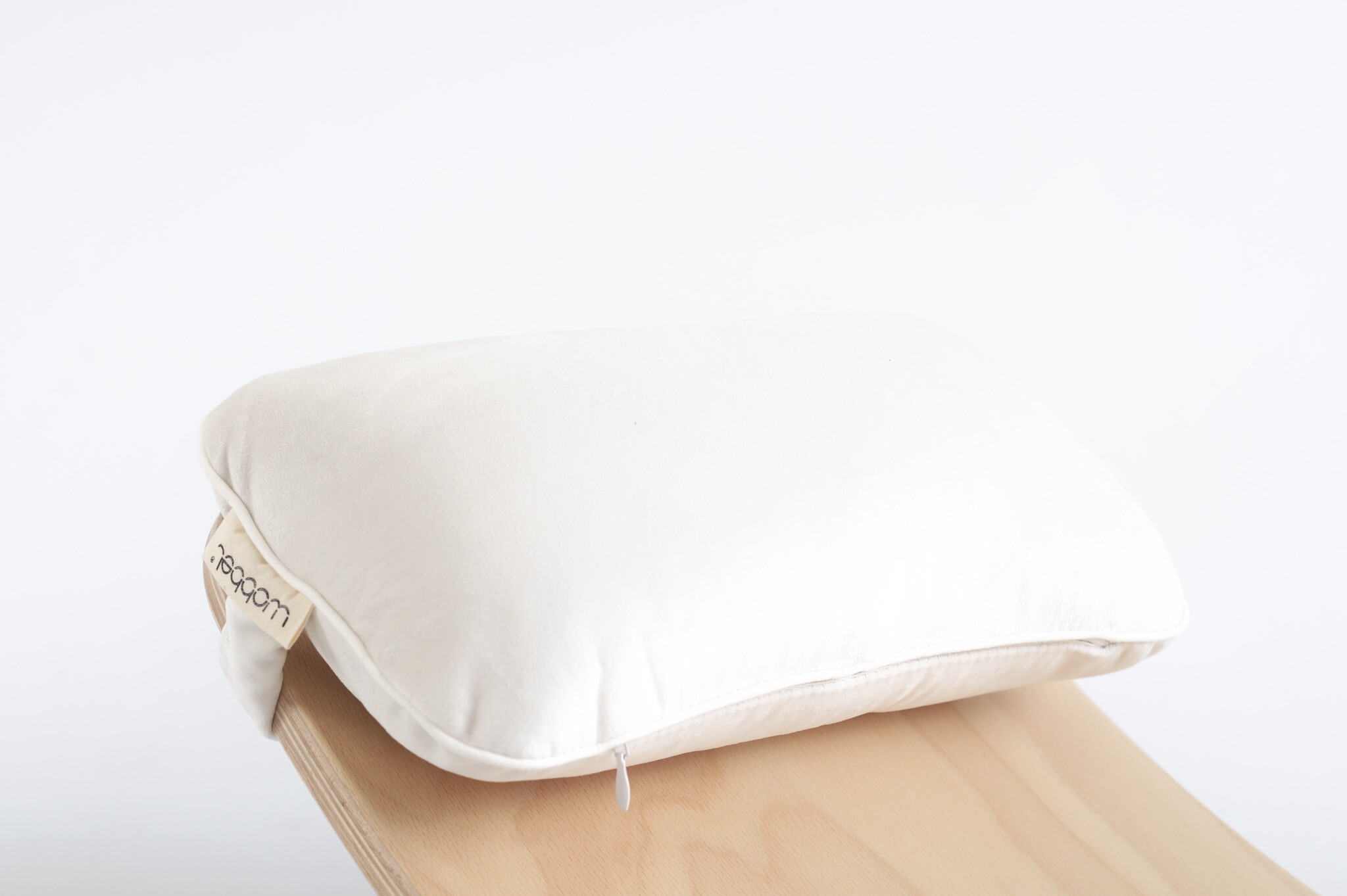Wobbel Pillow Large & XL