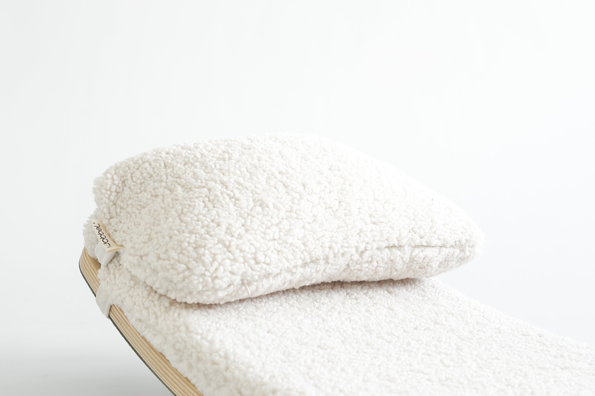 Wobbel Pillow Large & XL