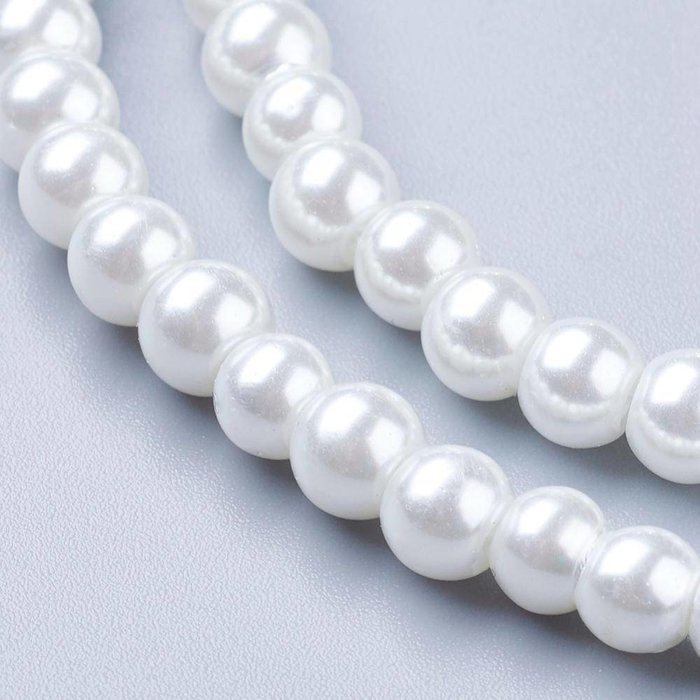 Strand 135 pieces Glass Pearls 6mm White