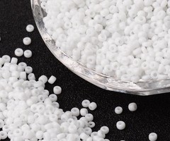 White seed beads 2mm, 7 grams