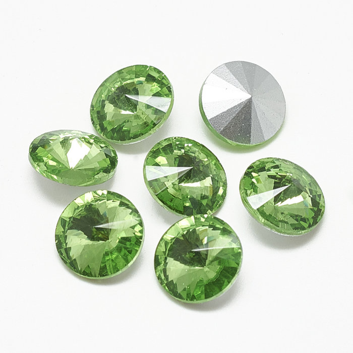 Rivoli Pointstone 12mm Peridot