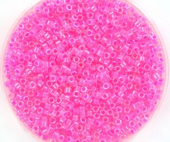 Miyuki Delica's Luminous Wild Strawberry, 5 grams