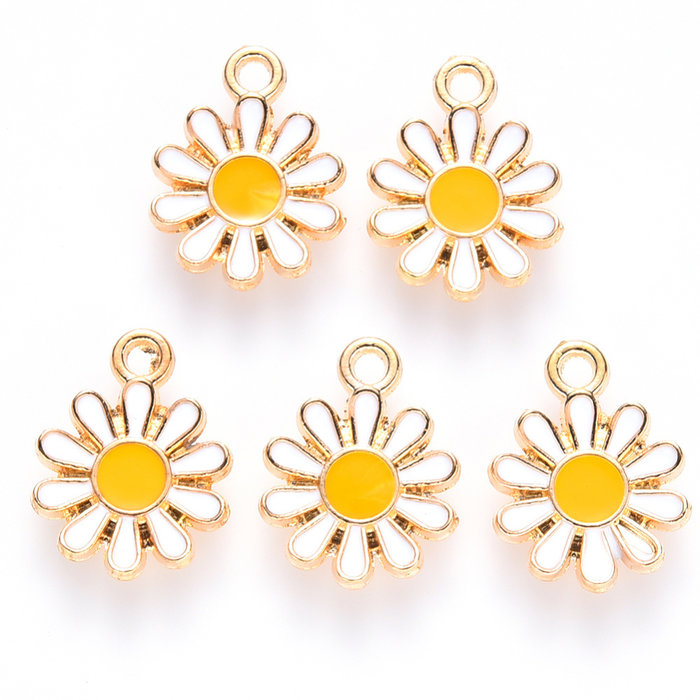 1031 Daisy Charm Gold White Yellow 14x12mm