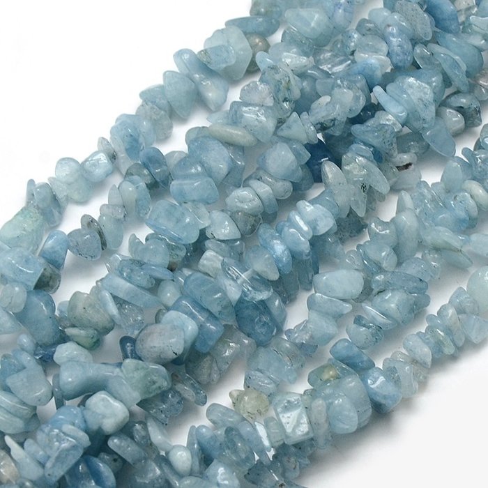 Natural Aquamarine Chips 5~14x4~10mm, strand 40cm circa 110 pieces