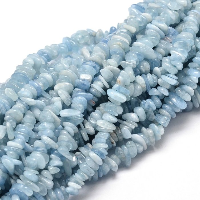 Natural Aquamarine Chips 7x7mm strand 80cm, circa 240 pieces