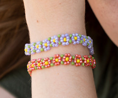 How To Make A Flower Beadwork Bracelet With Seedbeads