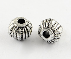20 Pieces Vintage Acryl Beads Lantarn Antique Silver 8x6mm
