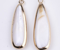 Natural Zoetwater Schelp Bedel Druppel 33x10x5mm