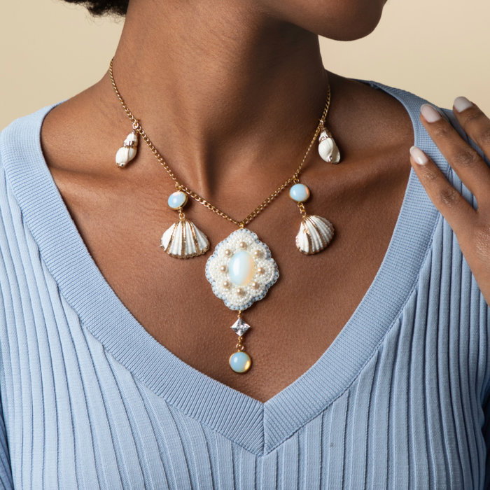 White Bead Embroidery Necklace with Shells Inspi413