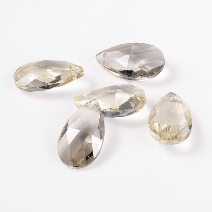 1128 Glass Charm Teardrop Champagne 22x13x7mm