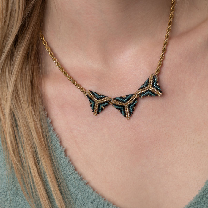 How to Make Miyuki Triangles - Pattern + Video Inspi428