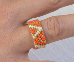 Making a ring with Miyuki Beads( peyote stitch)