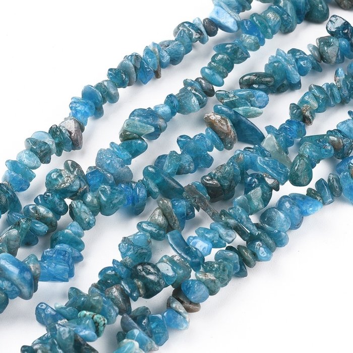 Natural Apatite Chips 5~13x3~8mm strand 84cm, circa 260 pieces