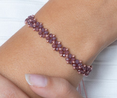 Bracelet with faceted beads and seed beads