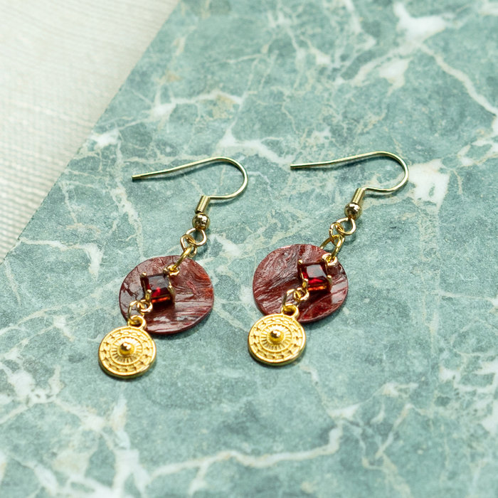 Rode Boho Oorbellen met Schelp Bedel Inspi510