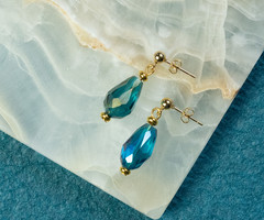 Earrings with drop bead