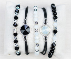 Armbandjes zwart/wit met elastiek