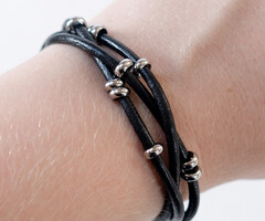 Braided leather bracelet with magnetic clasp