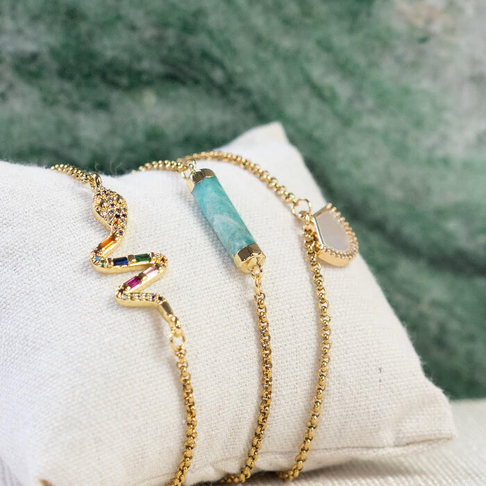 Minimalist bracelets with connectors