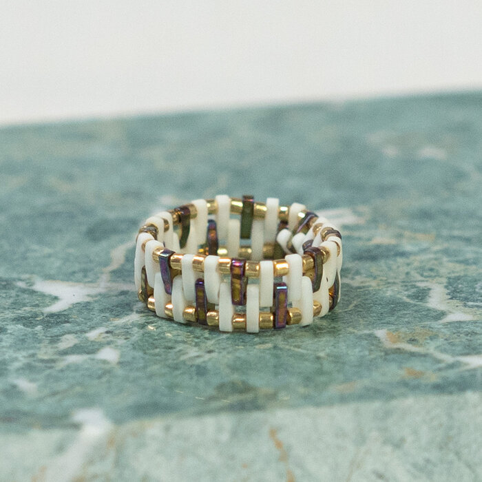 Making a ring with Miyuki Tila beads