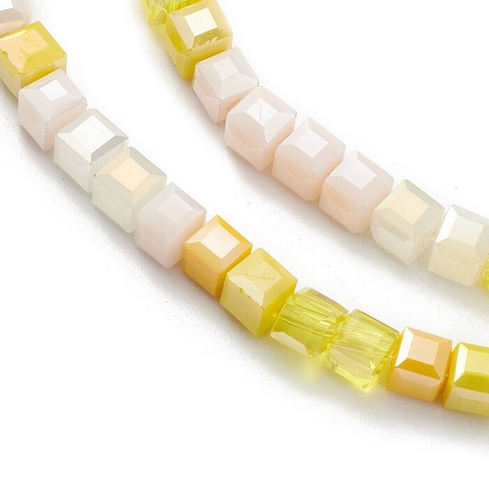 Faceted Glassbeads Electroplate Cube Yellow Orange 4x4x4mm, strand 75 pieces