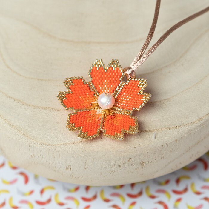 Making a Flower with Miyuki Beads Inspi637
