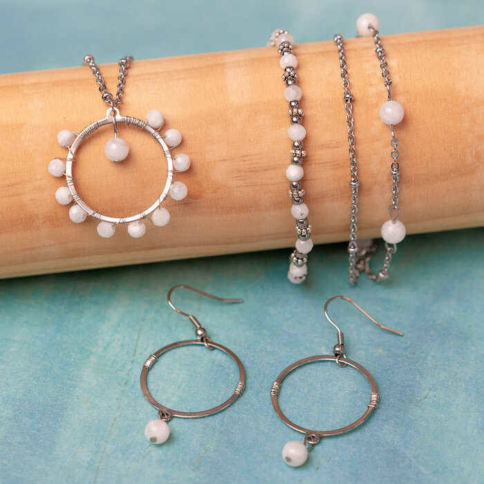 Bracelet, Earrings and Necklace of Moonstone