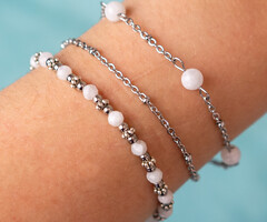 Bracelet, Earrings and Necklace of Moonstone