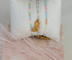 Make a cowboy boot bracelet with colorful beads