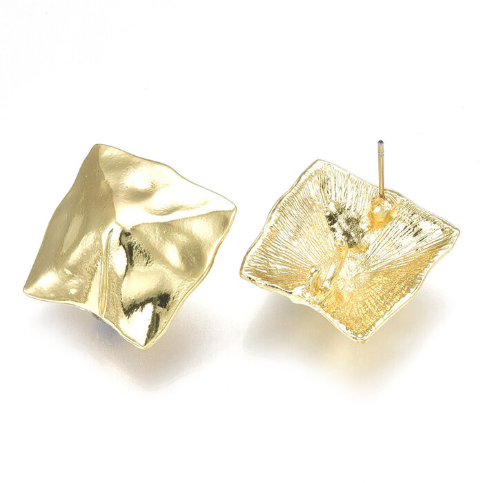 Stud earrings with eyelet square textured 21x21mm, 2 pieces