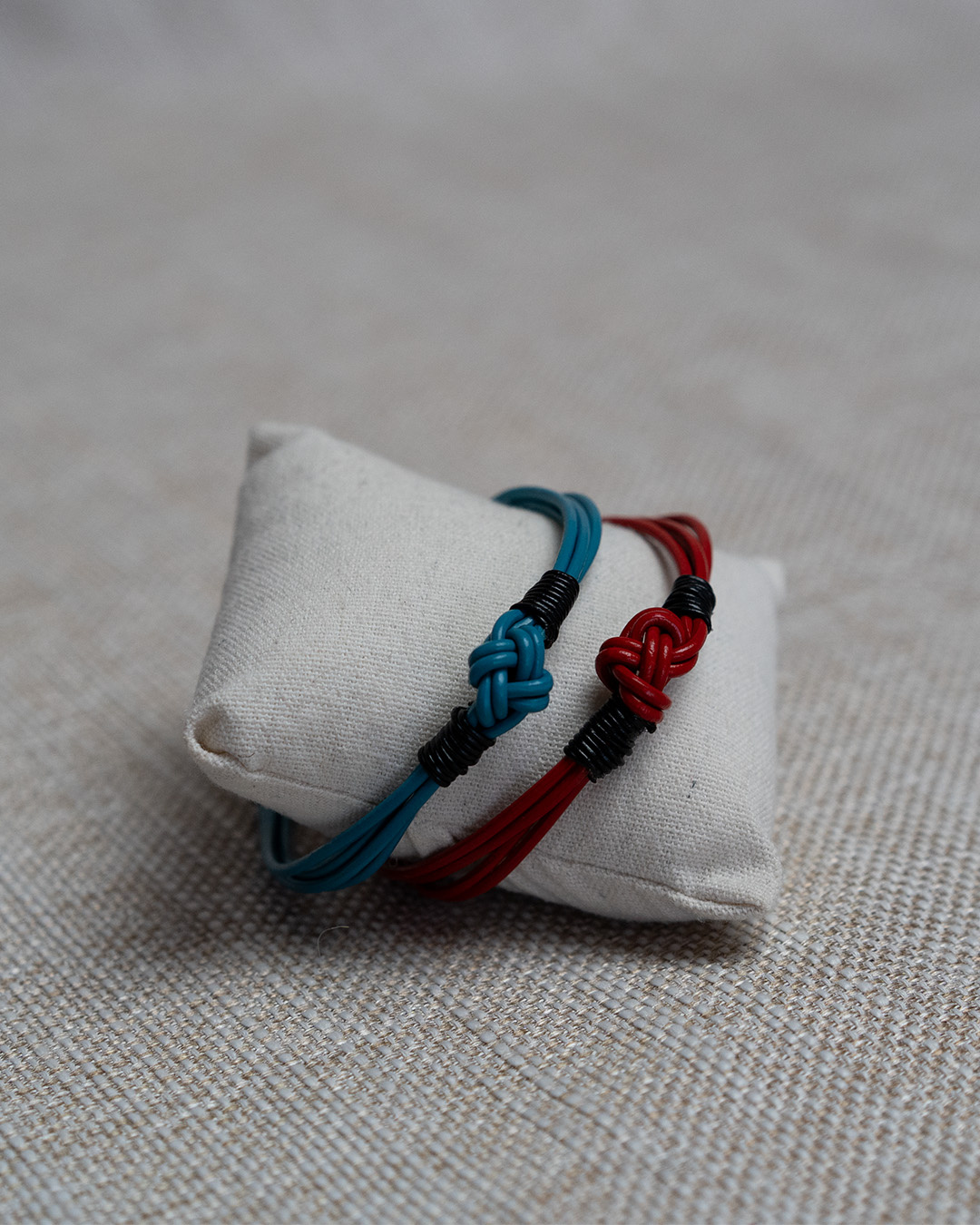 BoxKnot Armband Leer in Blauw en Zwart Maken Inspi349