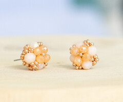 Stud earrings with faceted beads