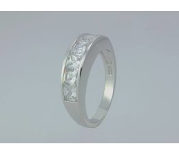 zilver rijring met vierkant geslepen zirkonia's