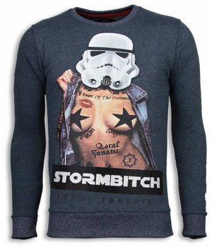 Local Fanatic Stormbitch  Rhinestone Sweater - Tjocktröja Herr - 5911B - Blå