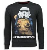 Local Fanatic Stormbitch Rhinestone Sweater - Herrtröjor - 5911A - Stenkol