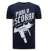 Local Fanatic Pablo Escobar Uzi Print Herr T-shirt -Marinblå