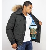Warren Webber Kurze Winterjacke Herren mit Fellkragen- Chilliwack Bomber - Schwarz Warren Webber Kurze Winterjacke Herren mit Fellkragen- Chilliwack Bomber - Schwarz