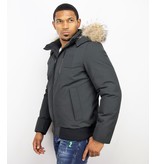 Enos Jacke mit Fellkragen - Kurze Winterjacke Herren - Großer Pelzkragen - Schwarz