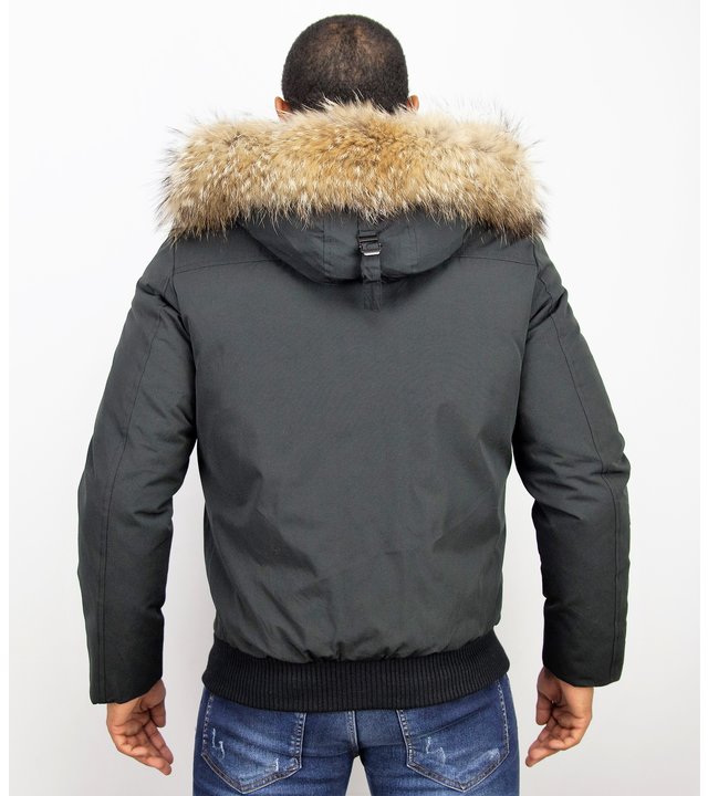 Enos Jacke mit Fellkragen - Kurze Winterjacke Herren - Großer Pelzkragen - Schwarz