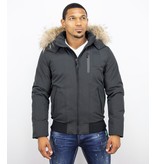 Enos Jacke mit Fellkragen - Kurze Winterjacke Herren - Großer Pelzkragen - Schwarz