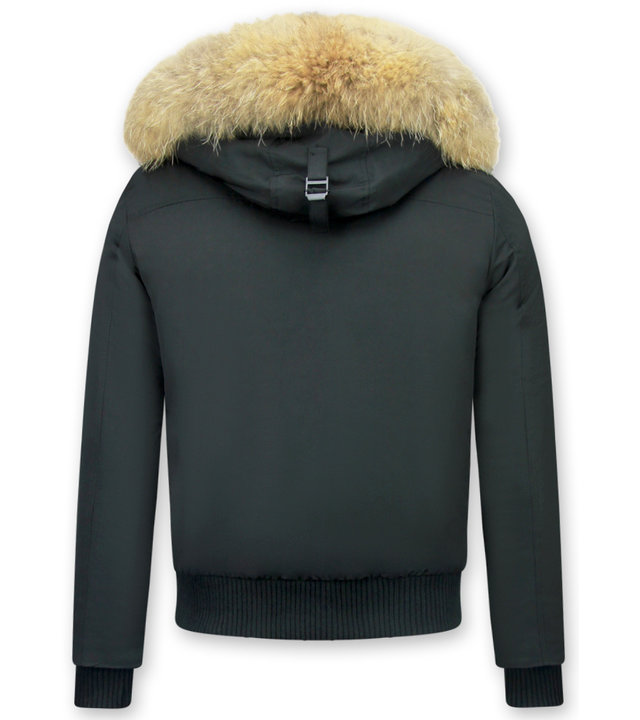 Enos Jacke mit Fellkragen - Kurze Winterjacke Herren - Großer Pelzkragen - Schwarz