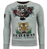 Local Fanatic Conor Notorious Tattoo Pullover – Grau