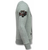 Local Fanatic Conor Notorious Tattoo Pullover – Grau