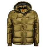 Enos Goldfarbene Herren-Pufferjacke mit Kapuze Enos Goldfarbene Herren-Pufferjacke mit Kapuze