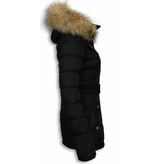 Milan Ferronetti Jacken mit Fellkragen - Damen Winterjacke Hälfte Lang - Black On Black Edition - Schwarz