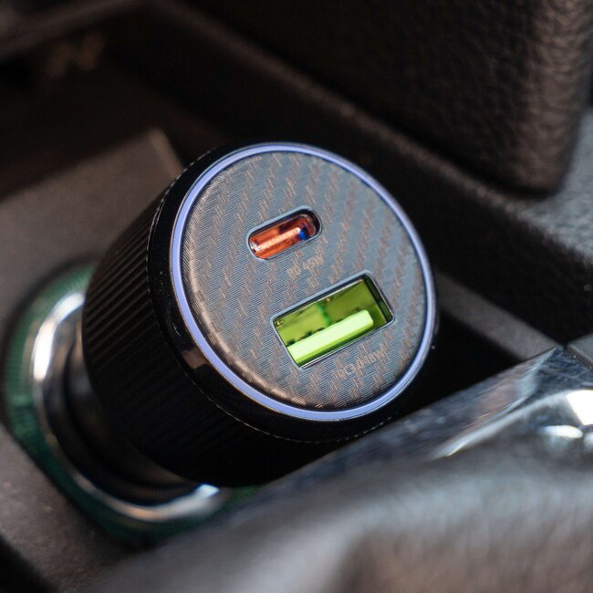 Swissten Autolader 63W - USB-A + USB-C Poort - Snellader - Zwart